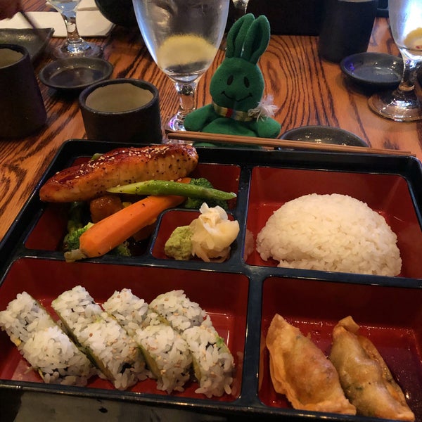 รูปภาพถ่ายที่ Ki Sushi โดย greenie m. เมื่อ 11/30/2018