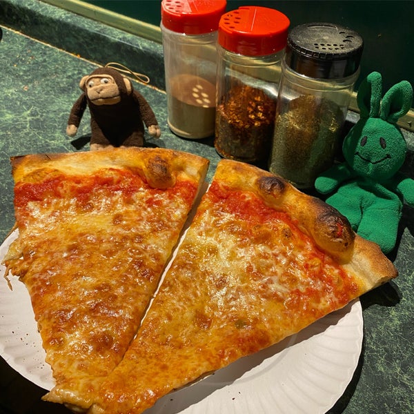 Photo taken at Joe&#39;s Pizza by greenie m. on 5/10/2023