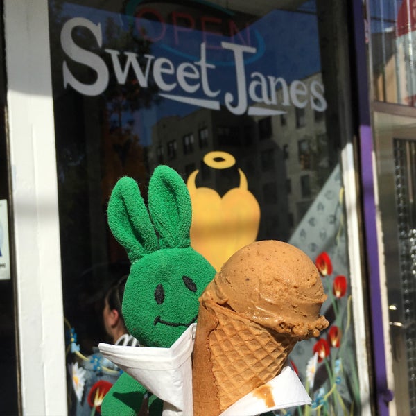 Photo prise au Sweet Jane&#39;s Frozen Desserts par greenie m. le5/1/2016