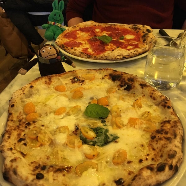 1/24/2018 tarihinde greenie m.ziyaretçi tarafından Sorbillo Pizzeria'de çekilen fotoğraf