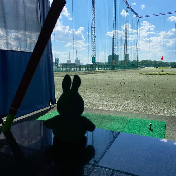 Photo taken at The Golf Club at Chelsea Piers by greenie m. on 5/18/2022