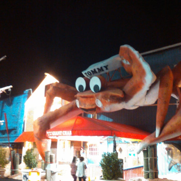 Foto tirada no(a) Giant Crab Seafood Restaurant por Pennell O. em 10/24/2016