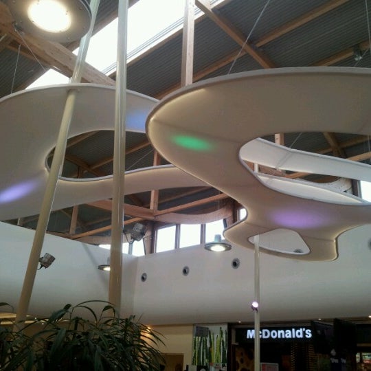 Parco Commerciale Belvedere Shopping Mall