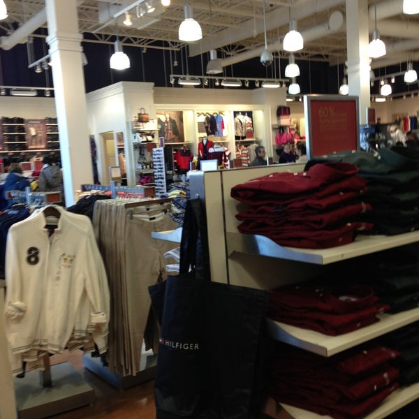 tommy hilfiger clothing store