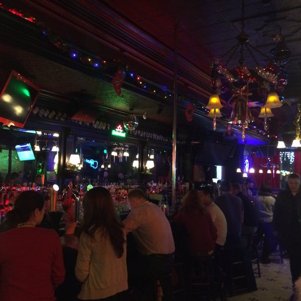 รูปภาพถ่ายที่ The Hudson Bar โดย Алексей S. เมื่อ 12/30/2014