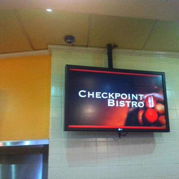 Foto diambil di Checkpoint Bistro oleh Leigh S. pada 5/13/2013