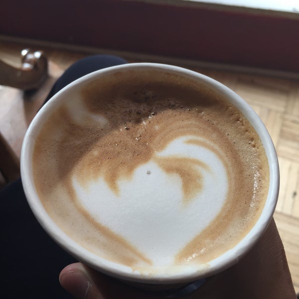 9/2/2017 tarihinde Calvin Y.ziyaretçi tarafından The Happy Cappuccino Coffee House'de çekilen fotoğraf