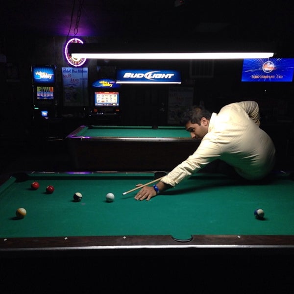 10/21/2013にSong Z.がYur&#39;s Bar &amp; Grillで撮った写真