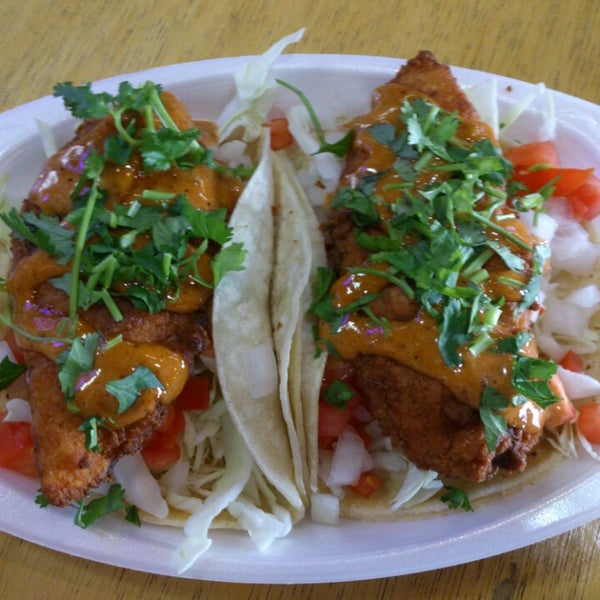 Foto scattata a San Pedro Fish Market Grille da George P. il 9/18/2014