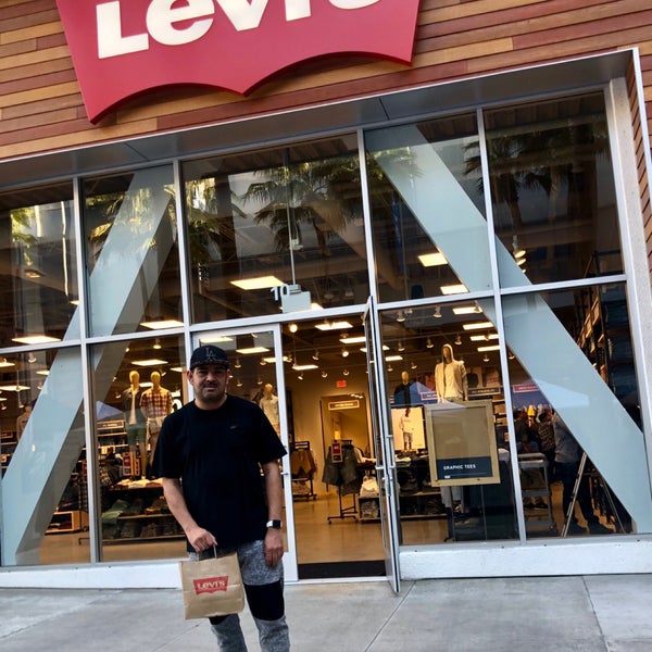 Levi's Outlet Store - Clothing Store in Downtown Long Beach