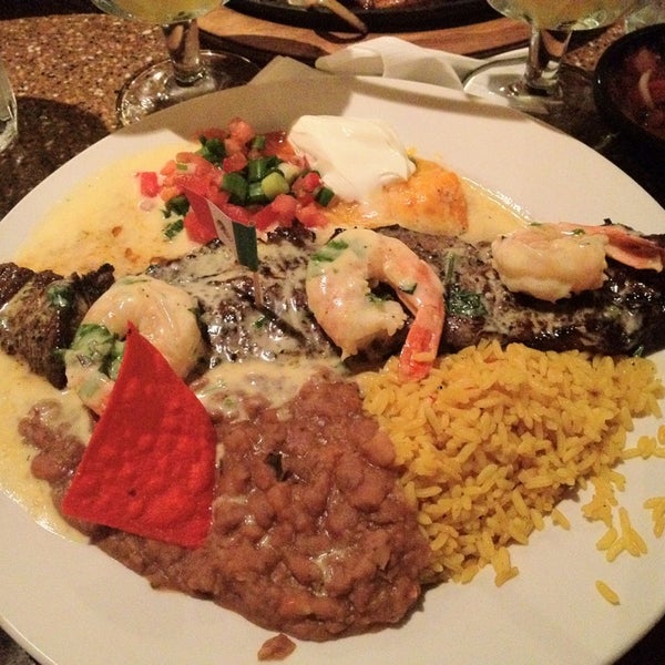 Das Foto wurde bei El Mariachi Restaurant von Johnny R. am 2/1/2013 aufgenommen
