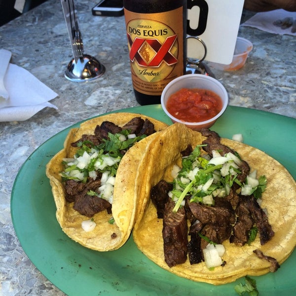 Das Foto wurde bei Carbon Live Fire Mexican Grill von Samuela am 5/30/2014 aufgenommen