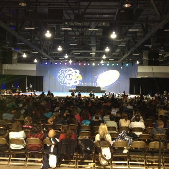 12/8/2012 tarihinde Dedrick L.ziyaretçi tarafından Albuquerque Convention Center'de çekilen fotoğraf