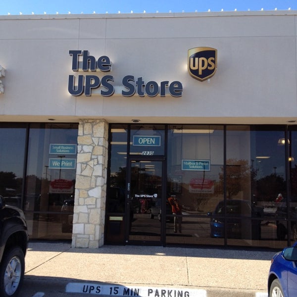The UPS Store 2830 S Hulen St