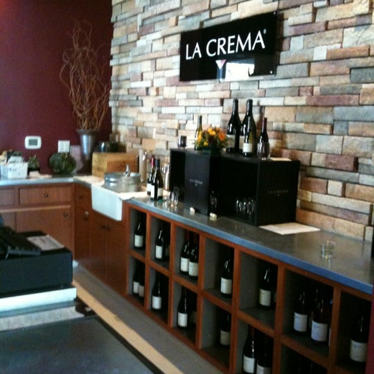 Das Foto wurde bei La Crema Tasting Room von Bruce C. am 10/6/2012 aufgenommen