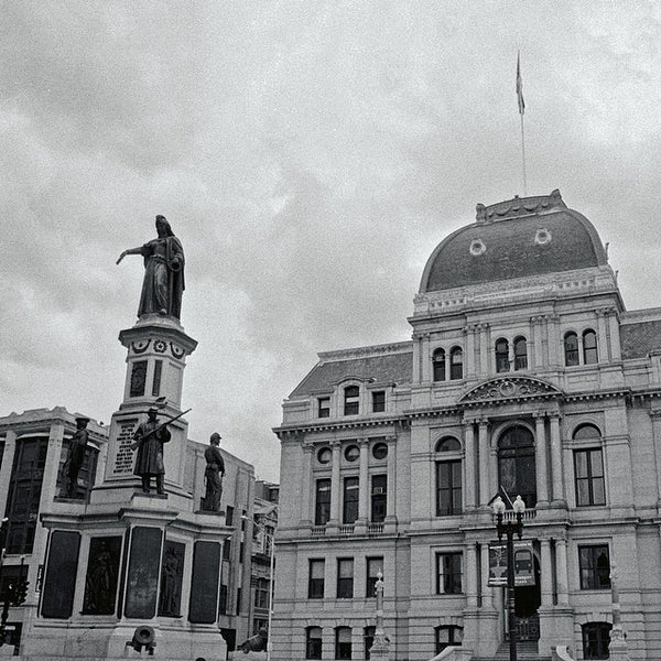 Foto tirada no(a) Providence City Hall por Yiming C. em 3/28/2014