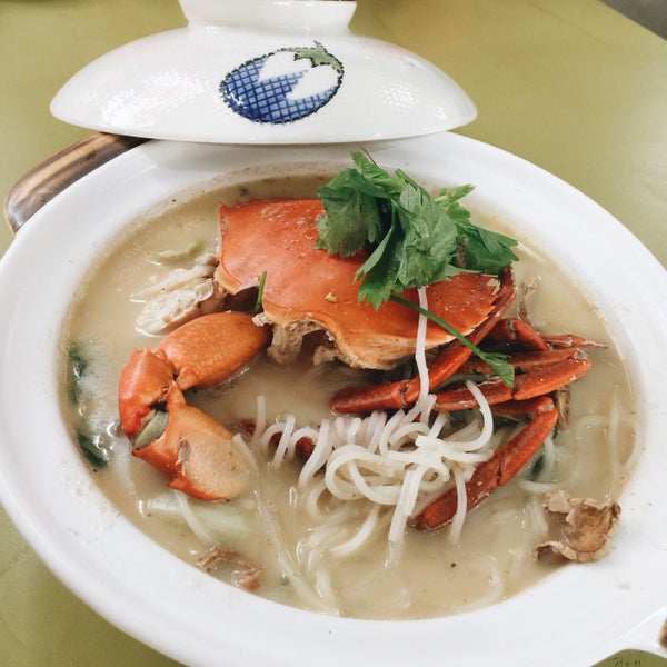 The Crab Bee Hoon is a must-try item at Don's Signature Crab. Portions are amazingly huge, and the soup is so delicious! You're bound to ask for more after you've tasted it.