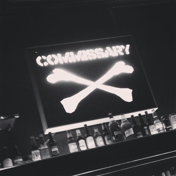 Foto tirada no(a) Commissary Lounge por Billy L. em 2/16/2013