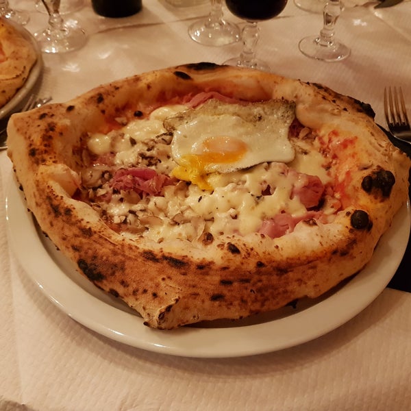 Das Foto wurde bei O&#39;scià Pizzeria Napoletana von Skytie am 5/6/2018 aufgenommen