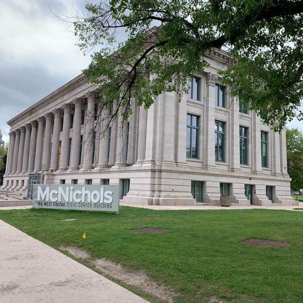 Foto tirada no(a) McNichols Civic Center Building por Junio em 5/19/2019