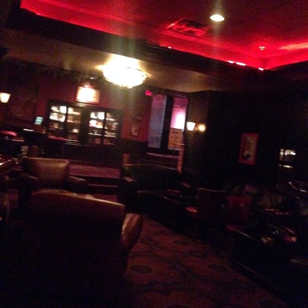 Foto tirada no(a) Nicky Blaine&#39;s Cocktail Lounge por Michael D. em 9/13/2014
