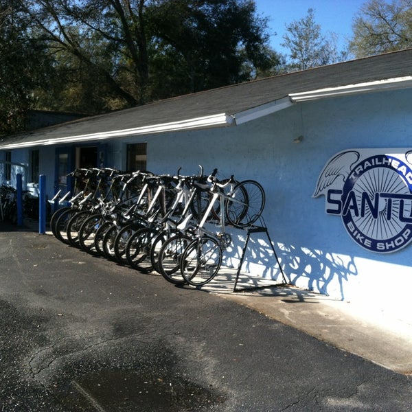 2/8/2013にRon H.がSantos Trailhead Bike Shopで撮った写真