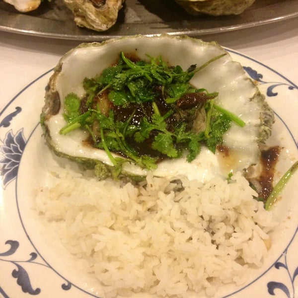 รูปภาพถ่ายที่ Silver Seafood โดย Princess M. เมื่อ 3/15/2013