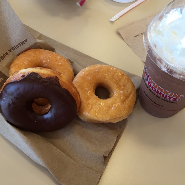 Photo taken at Dunkin&#39; by Conty F. on 6/23/2015