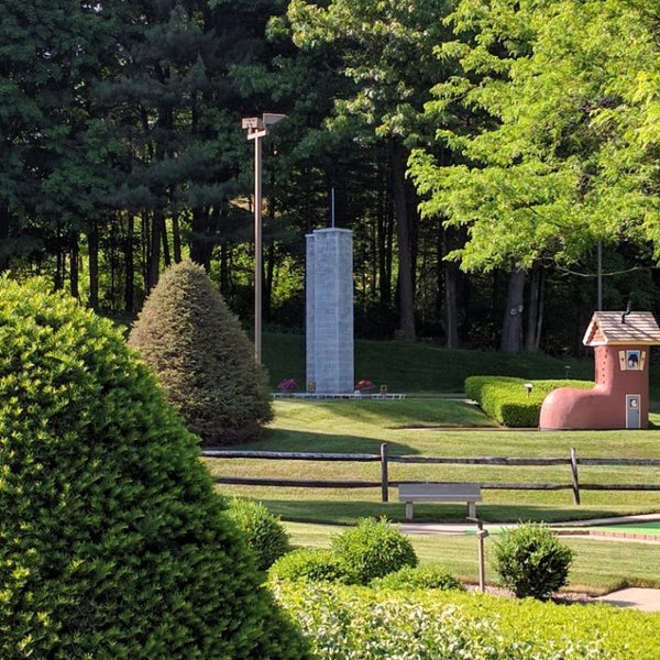Hillbilly Fun Park Ice Cream Parlor in Fort Ann