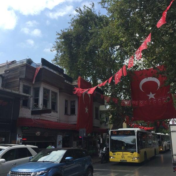 รูปภาพถ่ายที่ Aşhana İspir Kurufasülyecisi โดย Tlg O. เมื่อ 8/23/2016