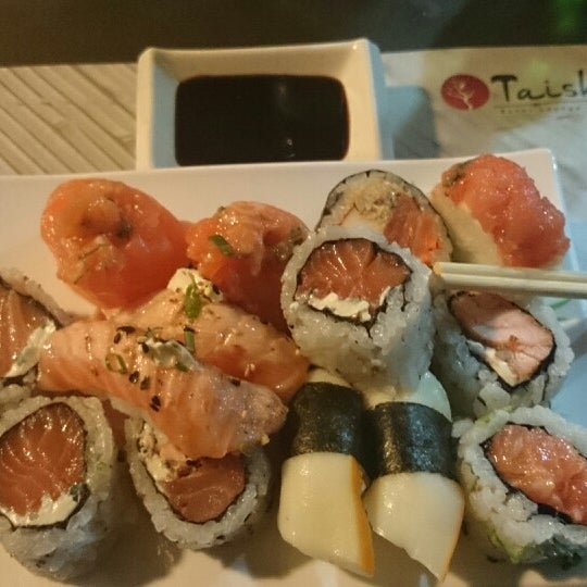 Foto diambil di Taishi | Express &amp; Sushi Lounge oleh Thiago S. pada 6/8/2014