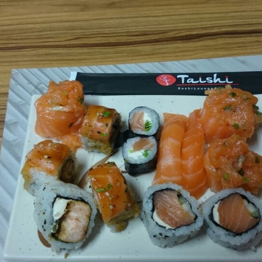 Foto diambil di Taishi | Express &amp; Sushi Lounge oleh Thiago S. pada 6/22/2014