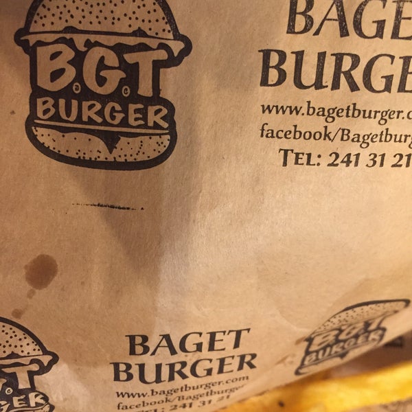 Foto diambil di Baget Burger oleh Gökhan E. pada 11/4/2018