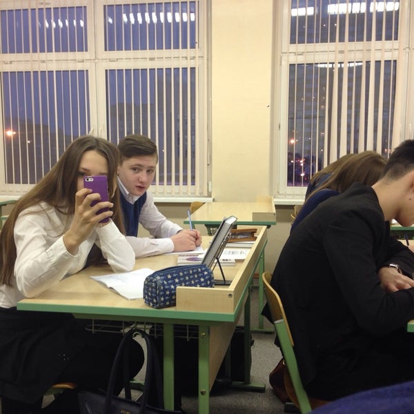 Центр образования или школа. Школа 4 мурино. Трансформируемое пространство в школе. Московская школа 109. Средняя школа «янинский центр образования».