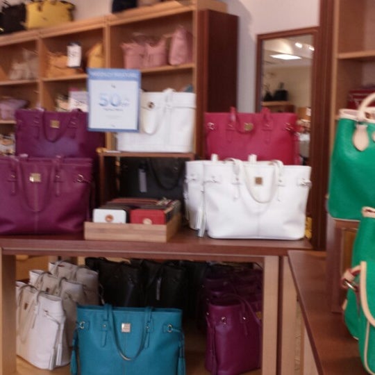 dooney and bourke outlet mall