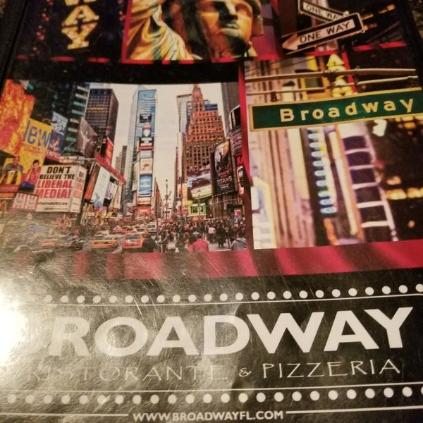 Foto tirada no(a) Broadway Ristorante &amp; Pizzeria por Clinton™ em 2/11/2018