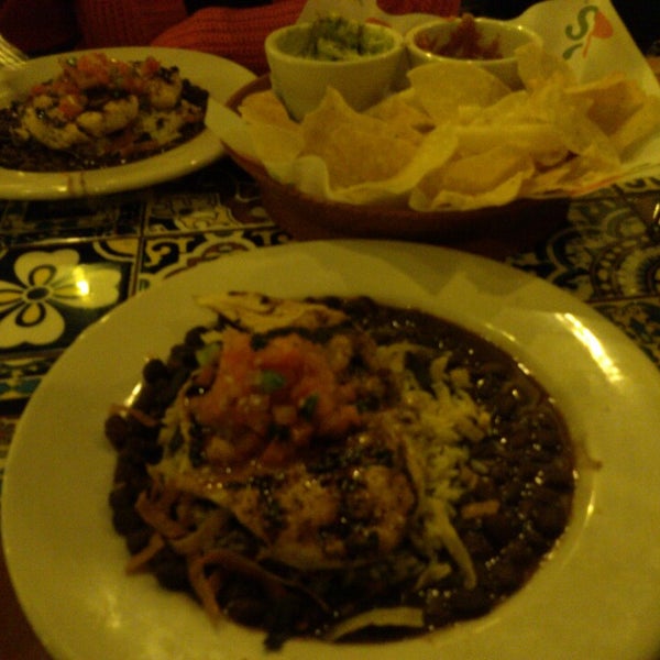 I recommend the Grilled Chicken Margarita pictured here. It's really worth trying. Yum. XD