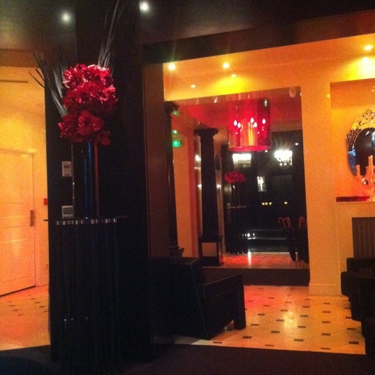 Photo taken at MonHotel Lounge &amp; Spa by Antonio C. on 1/28/2013