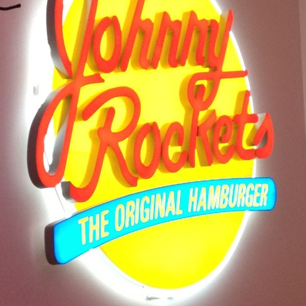 Photo taken at Johnny Rockets by Anastasia K. on 7/24/2013