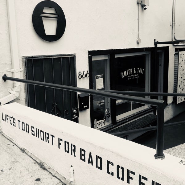 Foto scattata a Smith &amp; Tait Coffee Bar da 🌸 il 6/14/2019