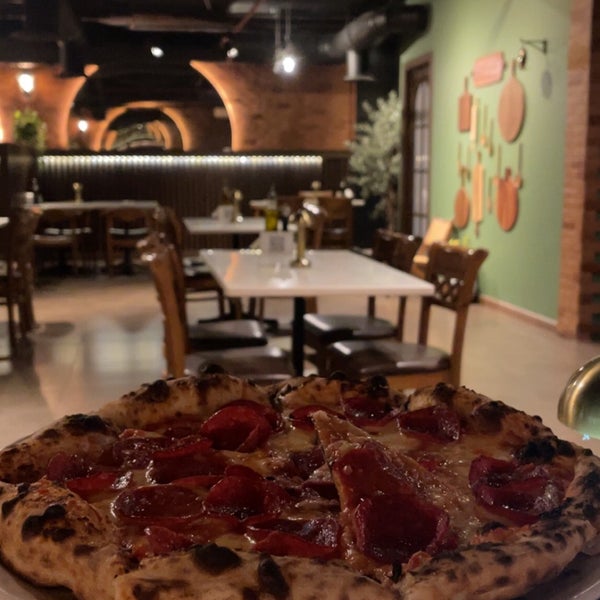 Foto tomada en Finzione da Pizza  por Abdullah A. el 4/23/2024