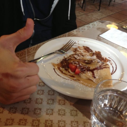 Photo taken at Crepes n&#39; Crepes by Miriam O. on 12/10/2012