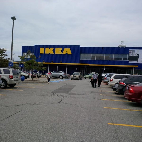 9/15/2013에 Jie C.님이 IKEA Burlington에서 찍은 사진