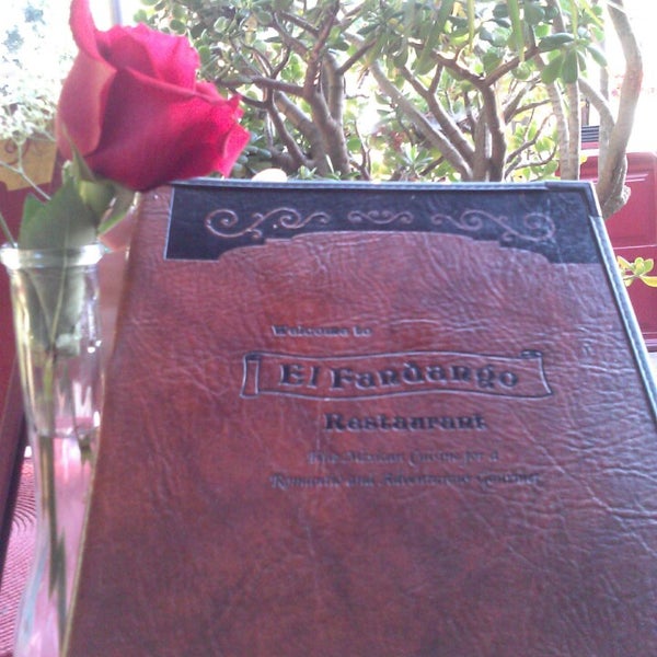 Foto scattata a El Fandango Restaurant da $$$hawna M. il 5/13/2013