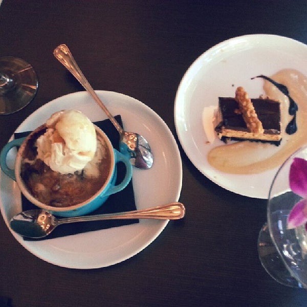 6/27/2013에 Linda님이 Copper Restaurant &amp; Dessert Lounge에서 찍은 사진