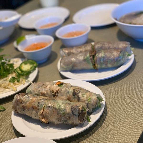 รูปภาพถ่ายที่ Golden Deli Vietnamese Restaurant โดย 🎀 Jeejay 🎀 เมื่อ 2/15/2020