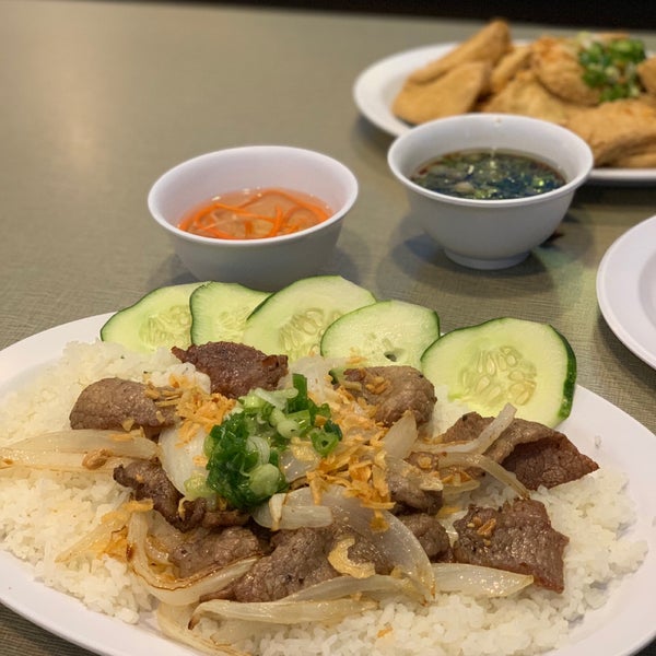 Das Foto wurde bei Golden Deli Vietnamese Restaurant von 🎀 Jeejay 🎀 am 7/16/2019 aufgenommen