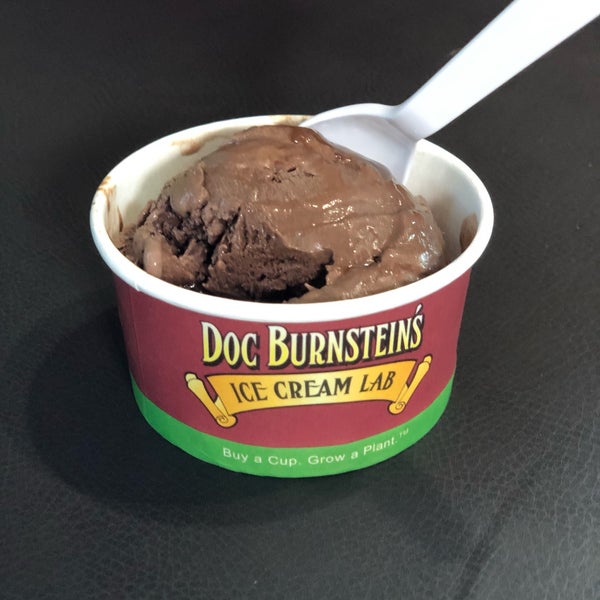 Photo taken at Doc Burnstein&#39;s Ice Cream Lab by 🎀 Jeejay 🎀 on 4/29/2019