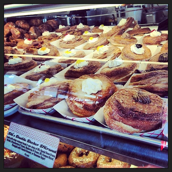 Das Foto wurde bei DK&#39;s Donuts and Bakery von Mayly am 7/17/2013 aufgenommen