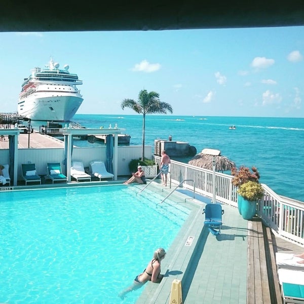 Photo prise au Ocean Key Resort &amp; Spa par Gökçe Ç. le10/8/2015